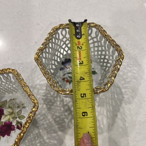 Vintage Romanian Porcelain Breakthrough Basket - Picture 4 of 5